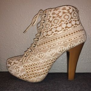 Lace & faux leather chunky heeled lace-up booties